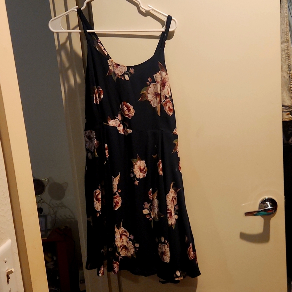 Floral Cross-back Dress